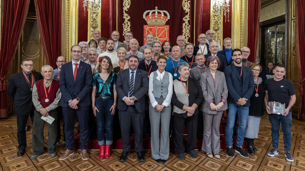 Manuel Fernández recibió ayer la Medalla de Plata al Mérito Deportivo